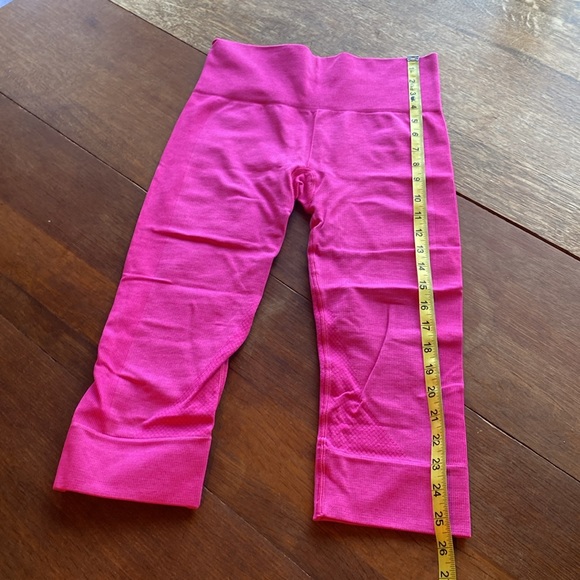 LULULEMON HIGH WAISTED SEAMLESS PINK LEGGINGS 🍋 - Picture 3 of 11